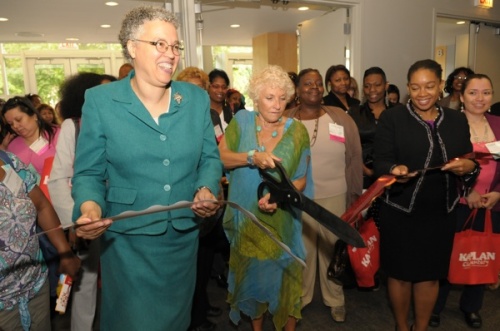 Cook County Board President Toni Preckwinkle opening the Exhibit Hall with WBDC co-president Hedy Ratner (w/ scissors)
